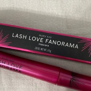 Mary Kay Lash Love Fanorama Mascara I Heart Black